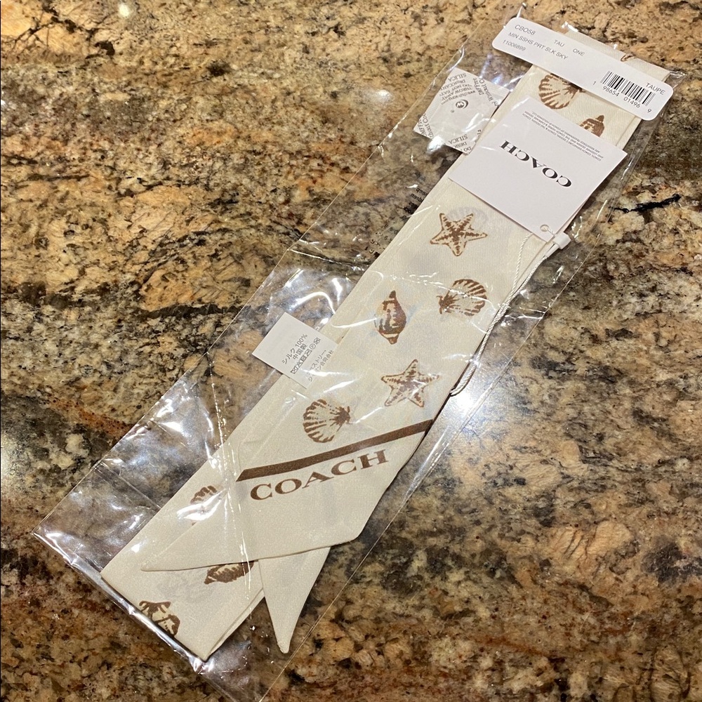 COACH #CBO58 Mini Seashell Print, 100% Silk Skinny Scarf, 50”x 2”, NWT + Sealed - Picture 3 of 8